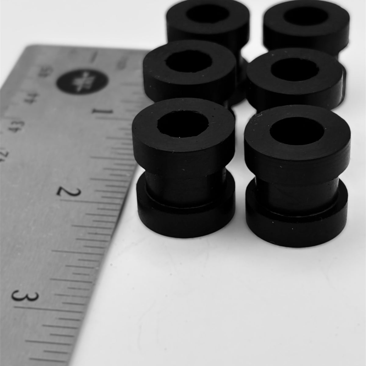 Rubber Grommets Fits 1/2" hole 1/4" panel side view with ruler | dangoodbuy